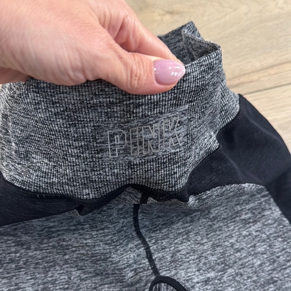 Victoria Secret Pink Women’s Compression Black and Gray Leggings - Picture 10 of 13